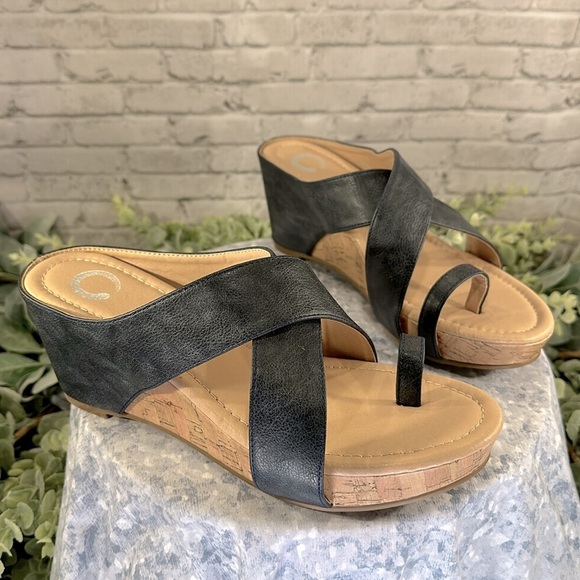 Journee Collection “Rayna” Charcoal Cross-band Cork Wedge Sandals WMS 9M🩶EUC - Picture 10 of 10
